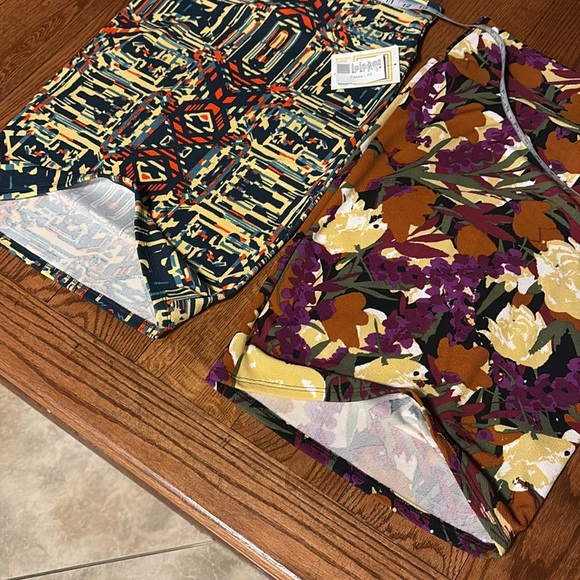Lularoe NWT Cassie pencil skirt bundle 2 floral /geometric pull on wide waist XS - Picture 6 of 10
